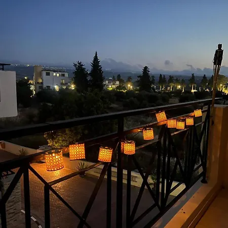 Appartement Poolside Escape -