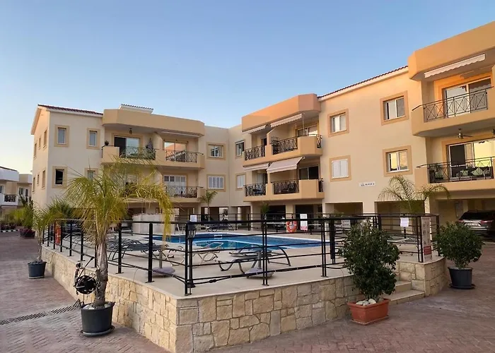 Apartament Poolside Escape - Polis