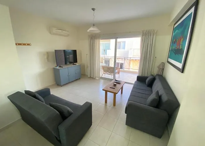 Apartament Poolside Escape - *